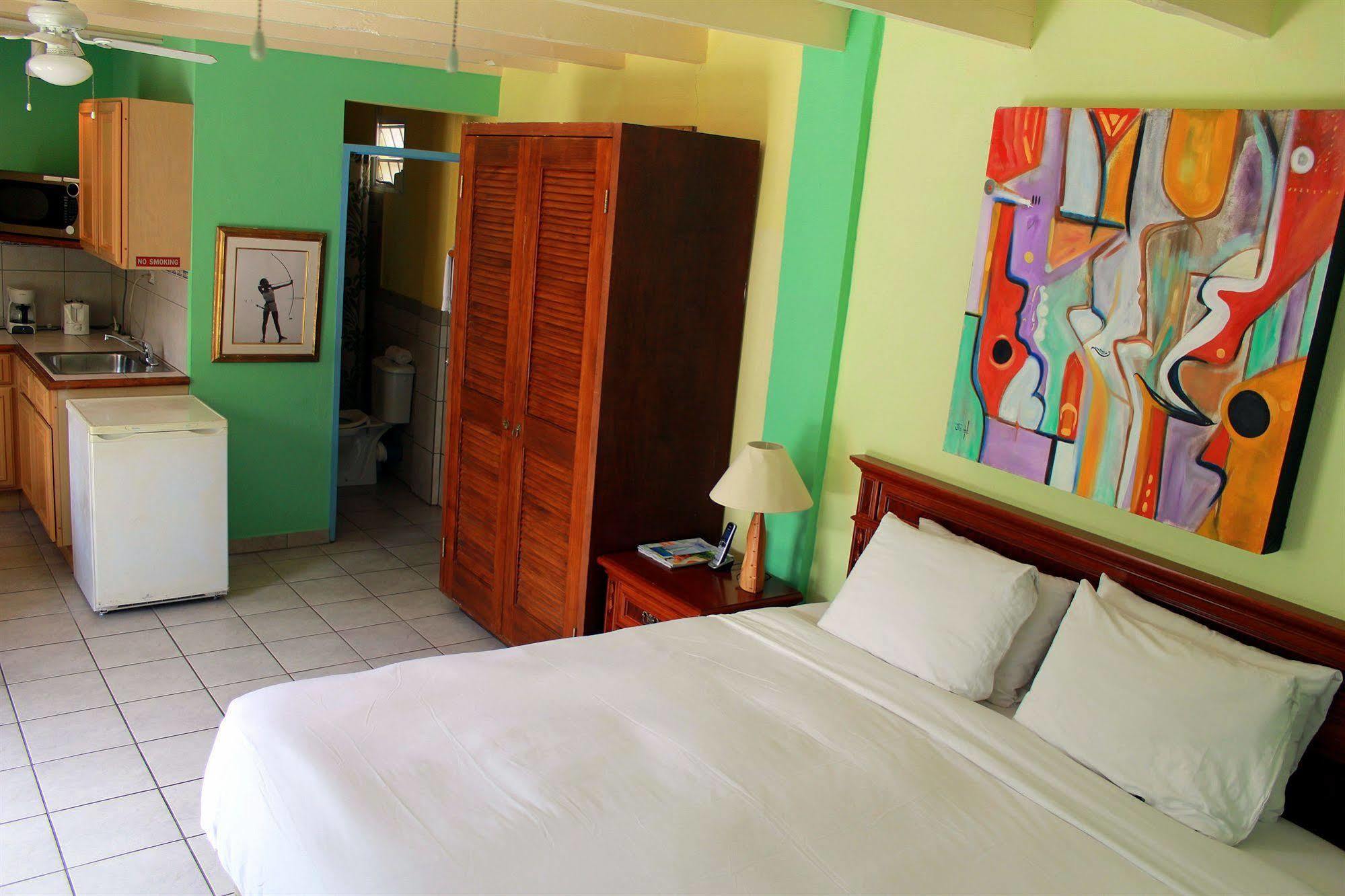 Azure Hotel And Art Studio Simpson Bay Exterior photo