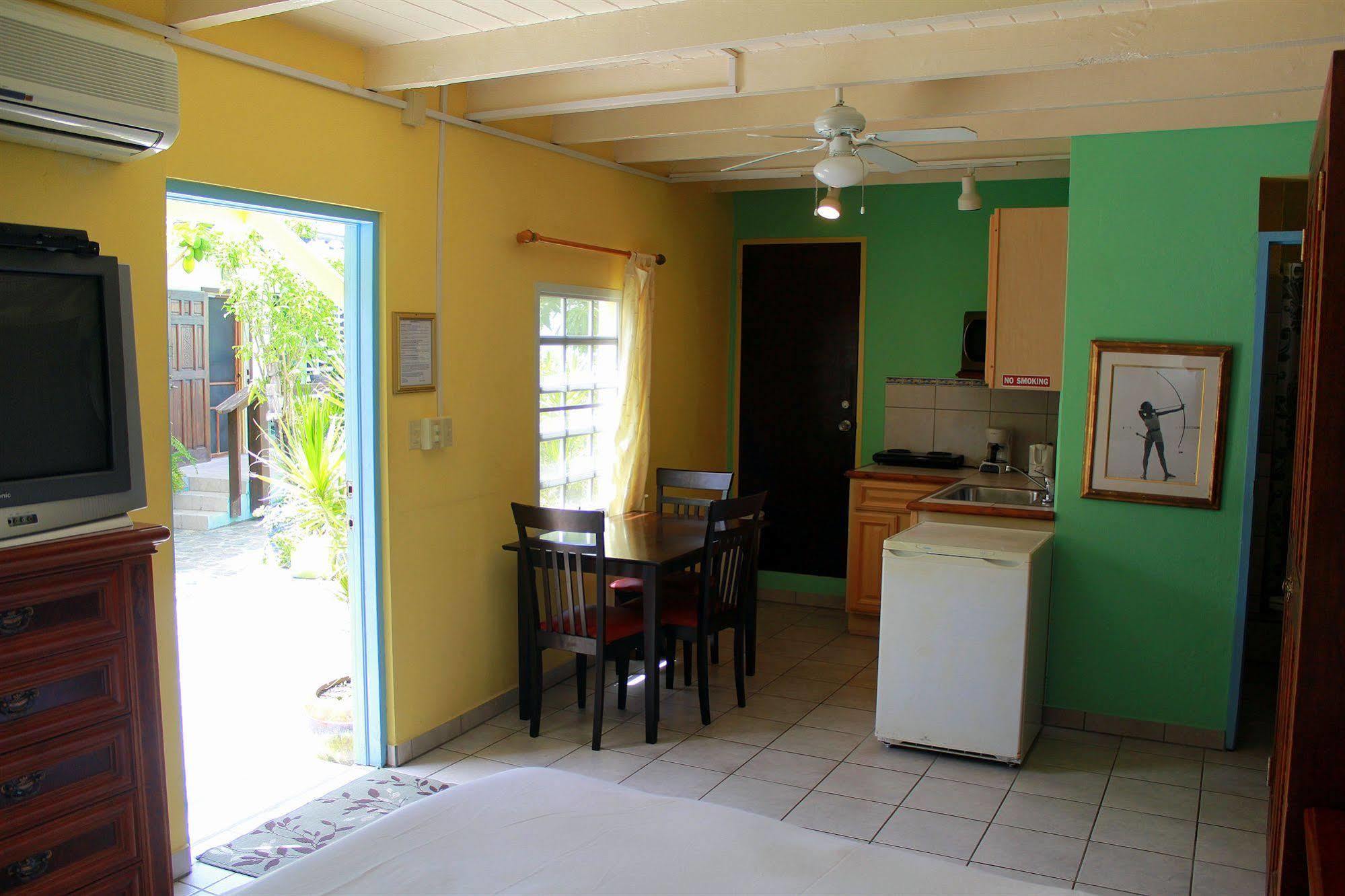 Azure Hotel And Art Studio Simpson Bay Exterior photo